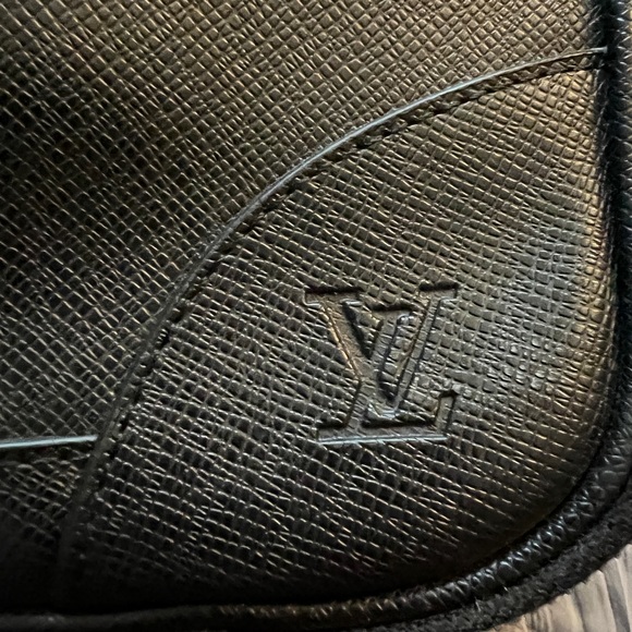 Louis Vuitton Black Taiga Leather Odessa Computer Bag - Picture 1 of 9